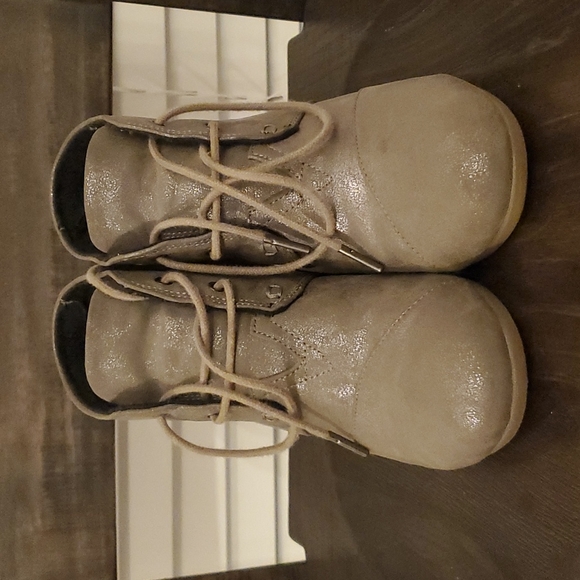 Toms Shoes - Toms wedge bootie